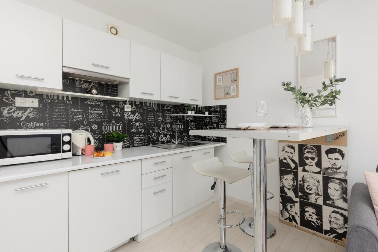 Affordable Underground Studio Near Pge Narodowy By Noclegi Renters Warszawa Zewnętrze zdjęcie